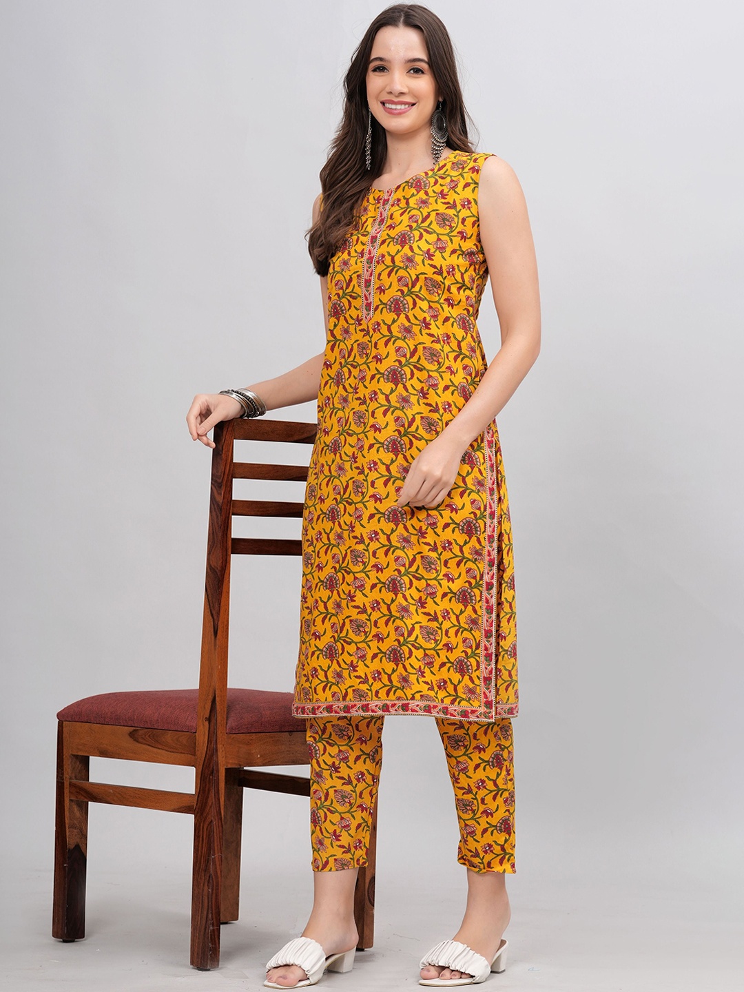 

ROZLAND Women Floral Printed Regular Pure Cotton Kurta with Trousers, Yellow