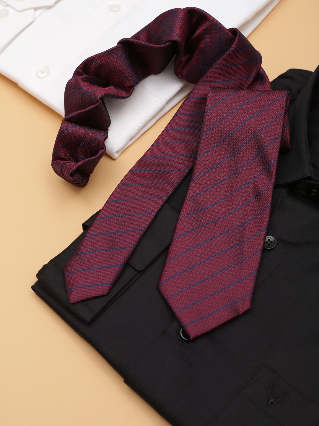 

Allen Solly Men Striped Broad Tie, Maroon