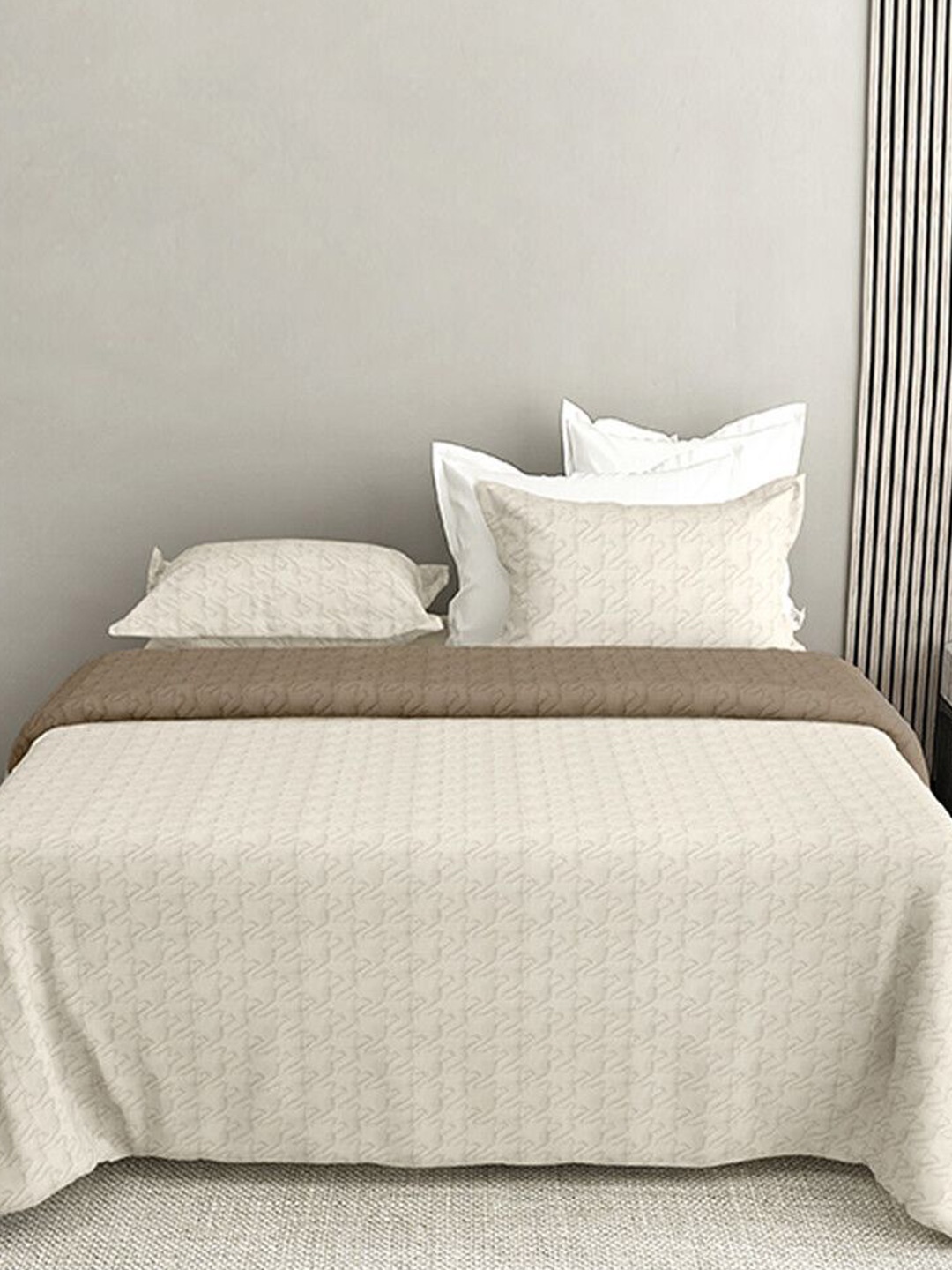 

LABHAM Beige & Brown Quilted Pure Cotton Double King Bed Cover With 2 Pillow Covers