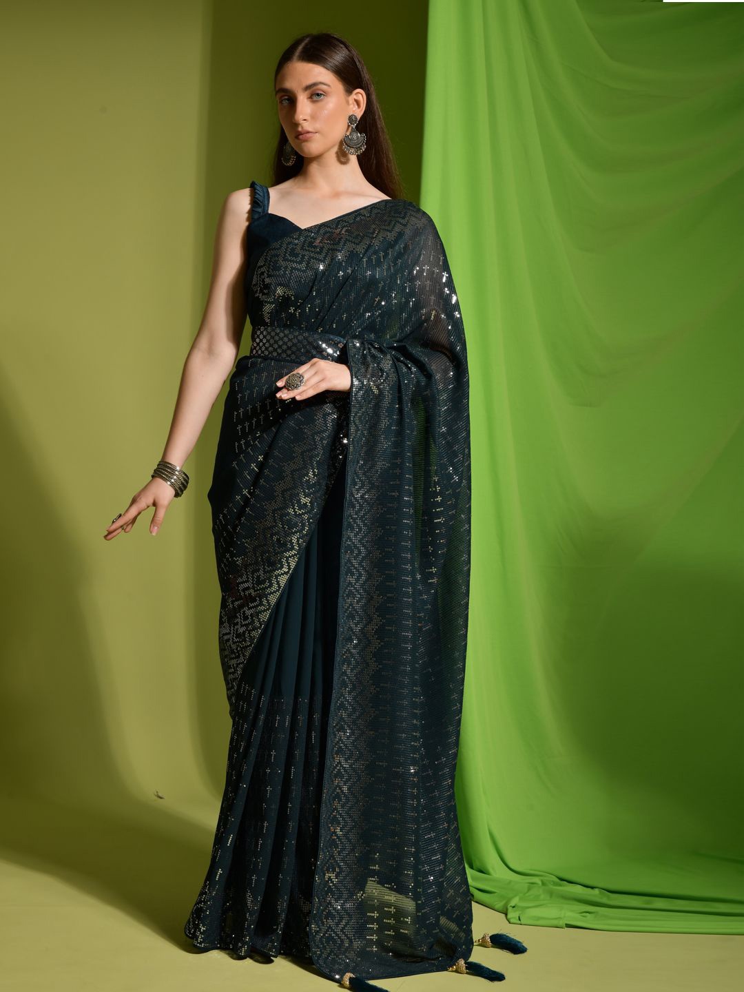 

Krimmple Embellished Sequinned Pure Georgette Saree, Green