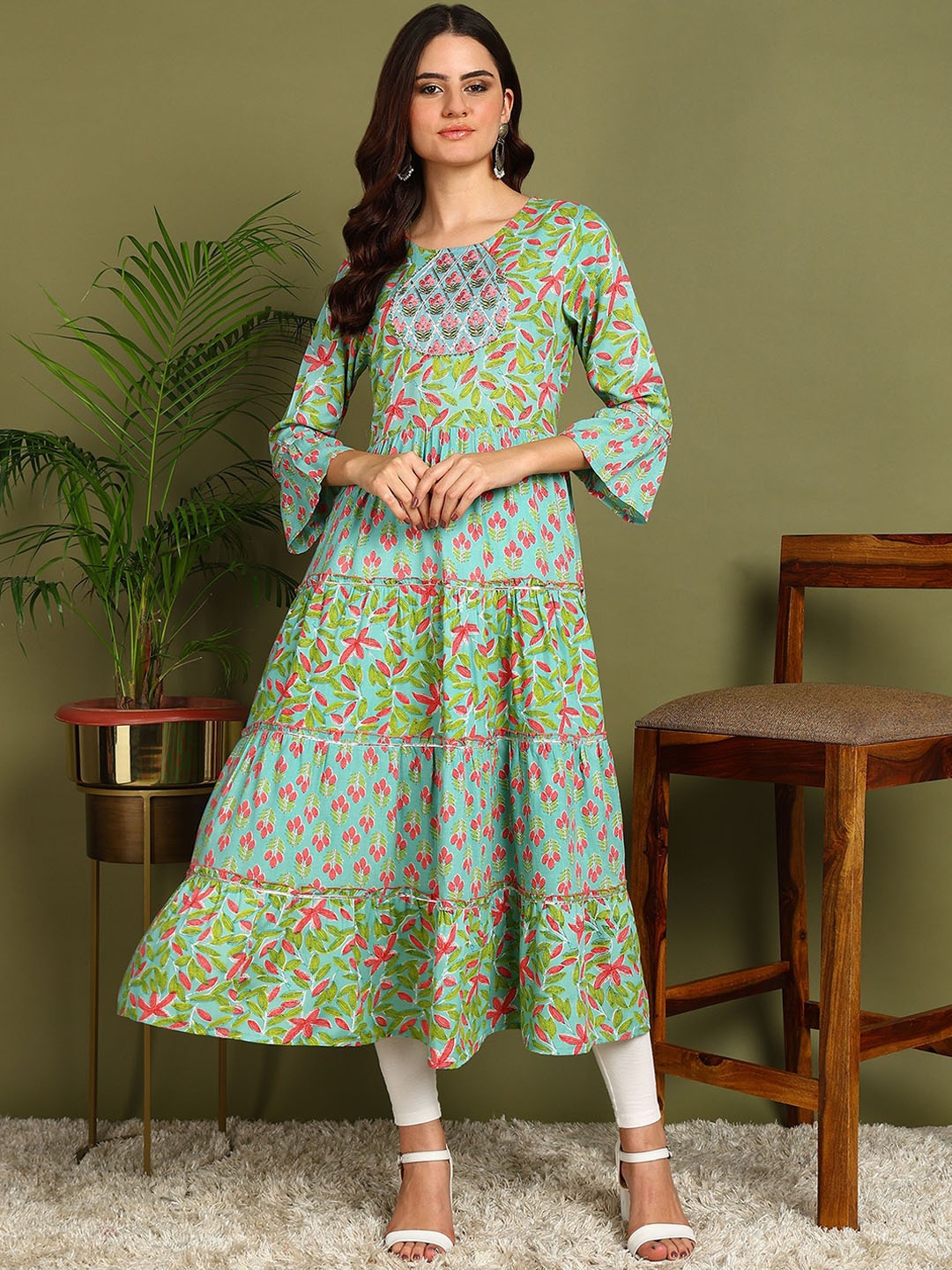 

Kapad Dwar Floral Printed Round Neck Gotta Patti Tiered Anarkali Kurta, Olive