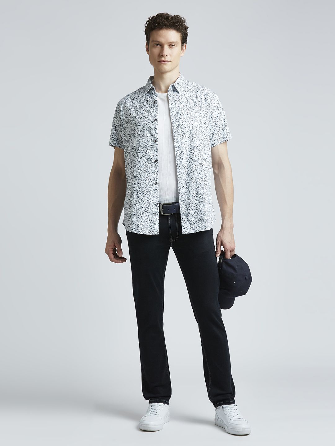 

Pepe Jeans Men Spread Collar Floral Printed Cotton Casual Shirt, White