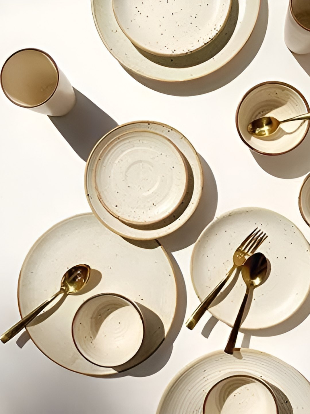 

AMALAFIEE CERAMICS Beige & Brown 16 Pieces Ceramic Easy to Clean Dinner Set