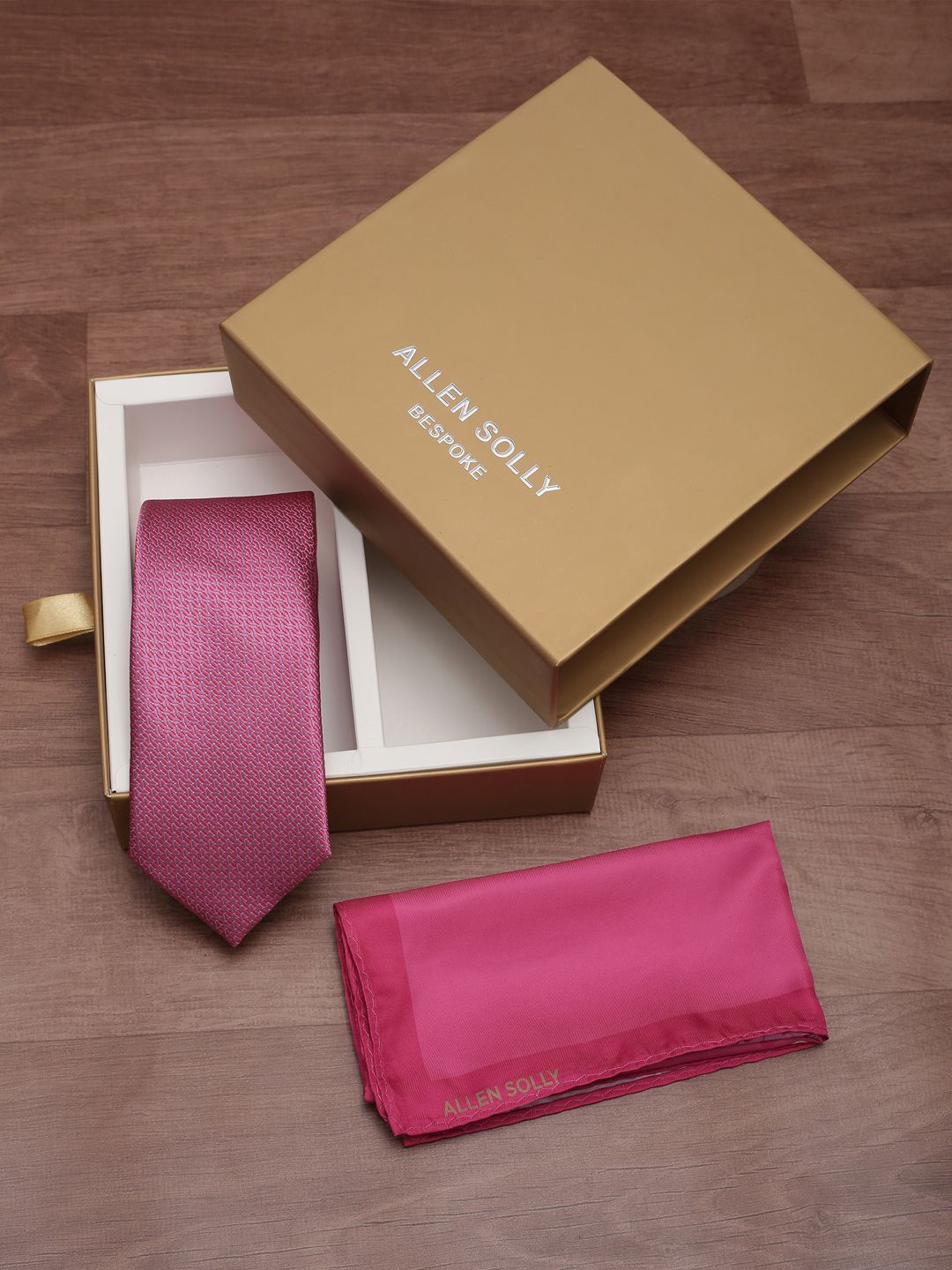 

Allen Solly Men Accessory Gift Set Of Tie and Pocket Square Combo, Pink