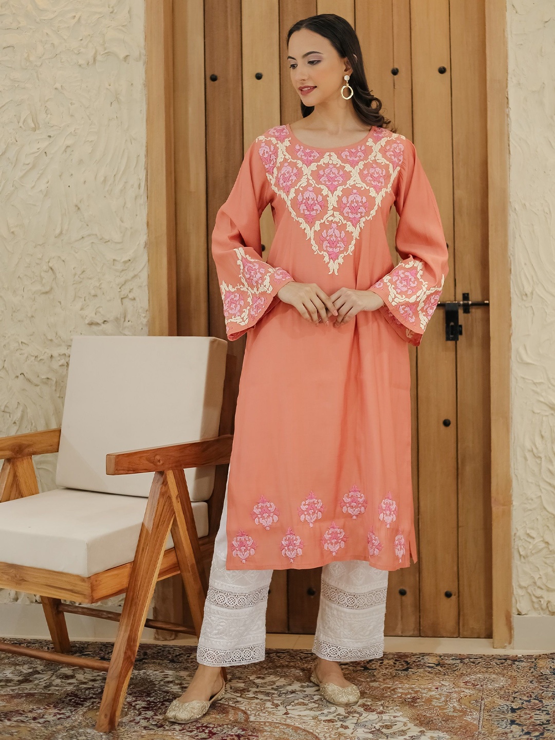 

HOUSE OF KARI Floral Embroidered Chikankari Flared Sleeves Straight Kurta, Peach