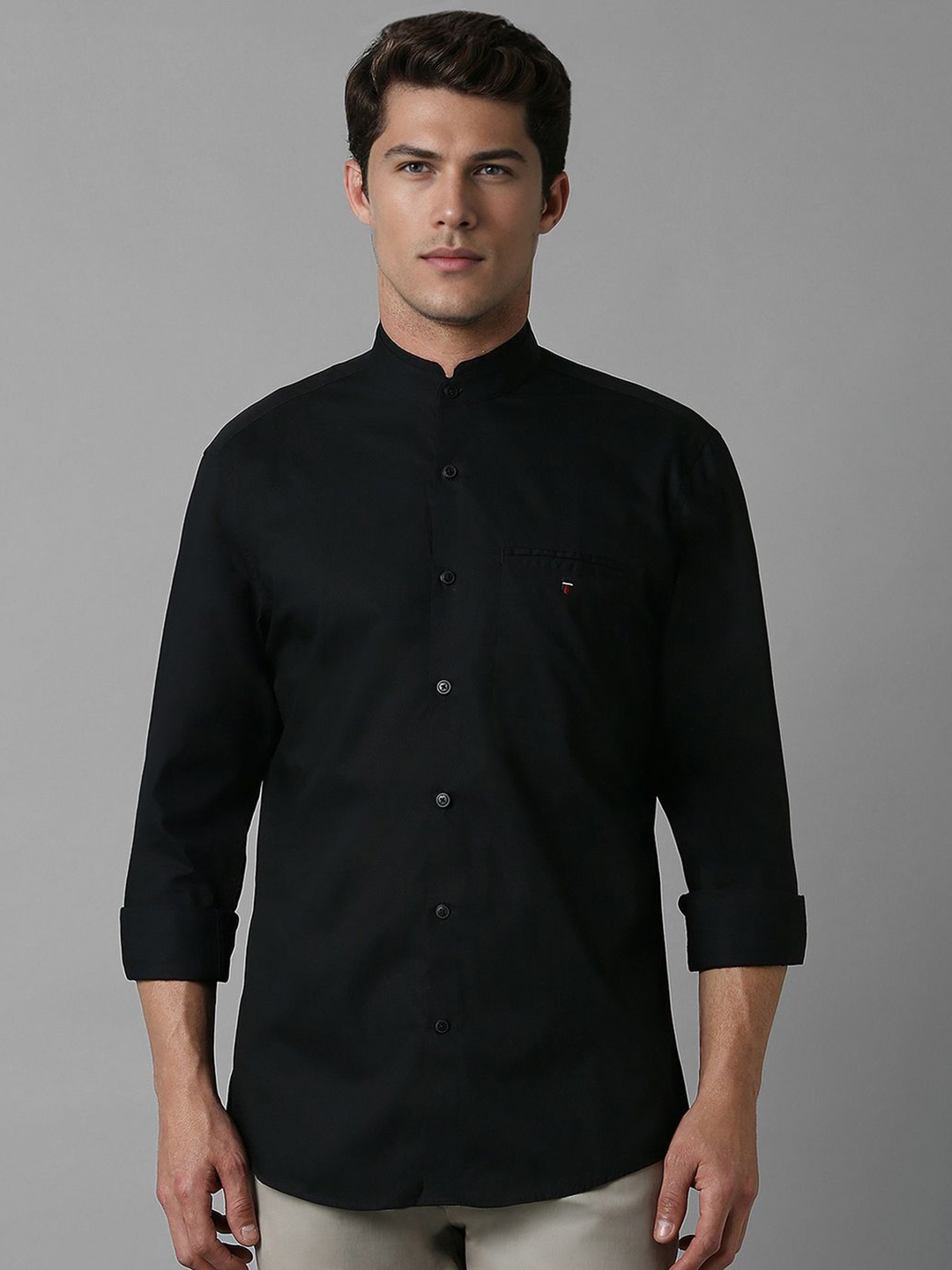 

Louis Philippe Sport Men Slim Fit Band Collar Pure Cotton Casual Shirt, Black