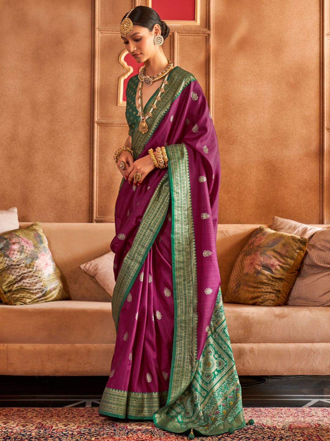 

Panzora Ethnic Motifs Zari Silk Blend Patola Saree, Purple
