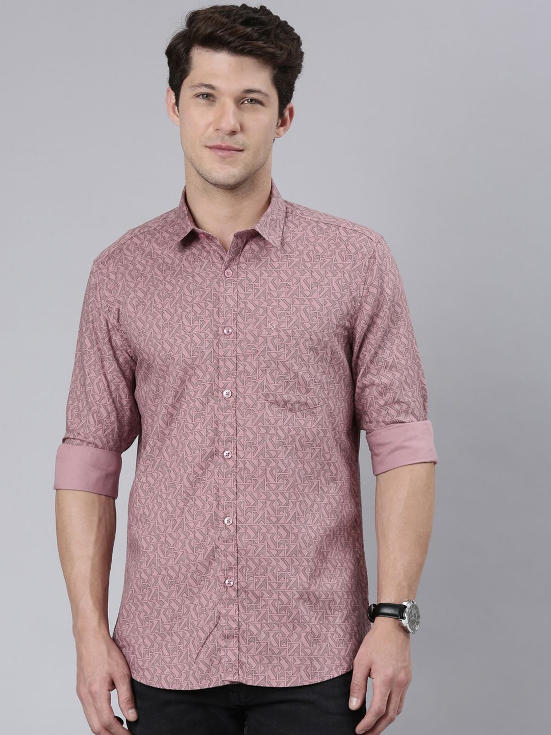 

Classic Polo Men India Slim Spread Collar Abstract Printed Cotton Casual Shirt, Peach