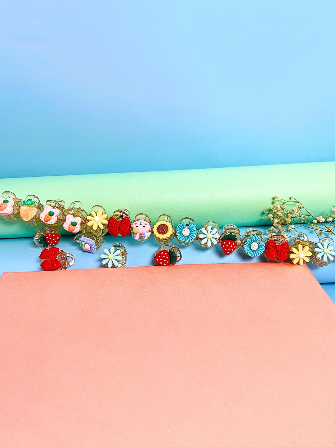 

MANSIYAORANGE Girls Embellished Alligator Hair Clip, Red