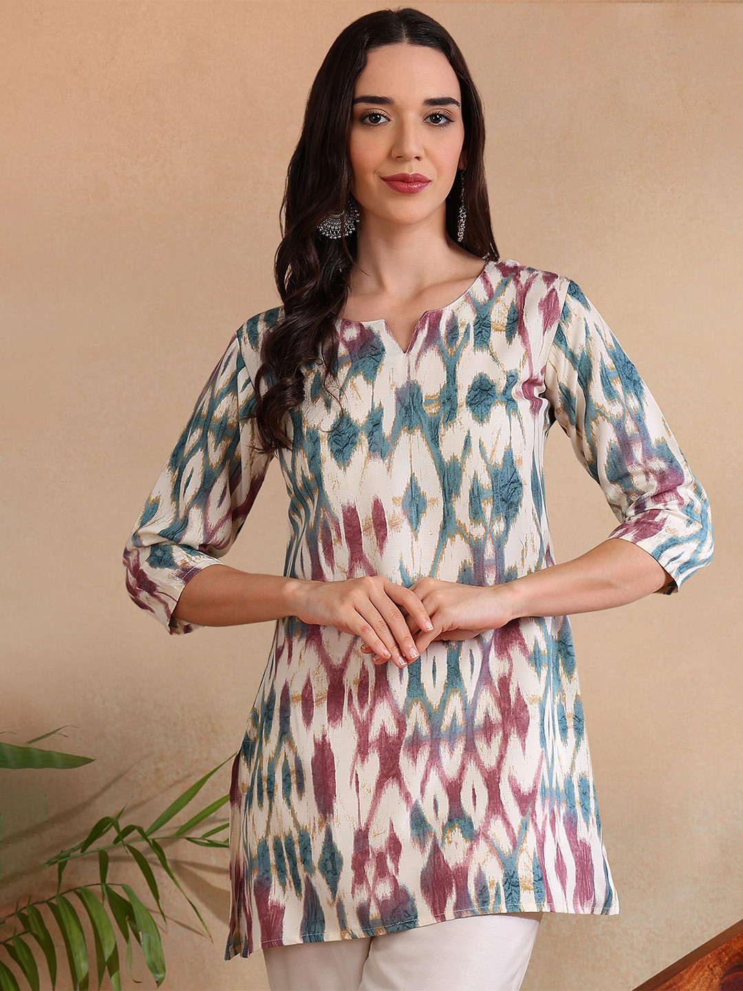 

DSK STUDIO Women Geometric Printed V-Neck Daily Wear Kurti, White