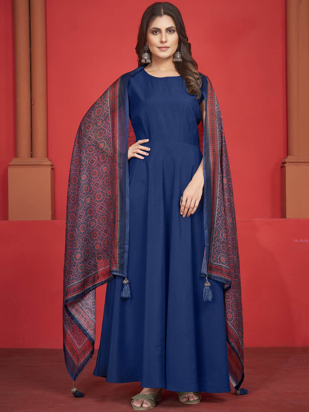 

MINGORA Round Neck Regular Anarkali Kurta with Trousers & Dupatta, Blue