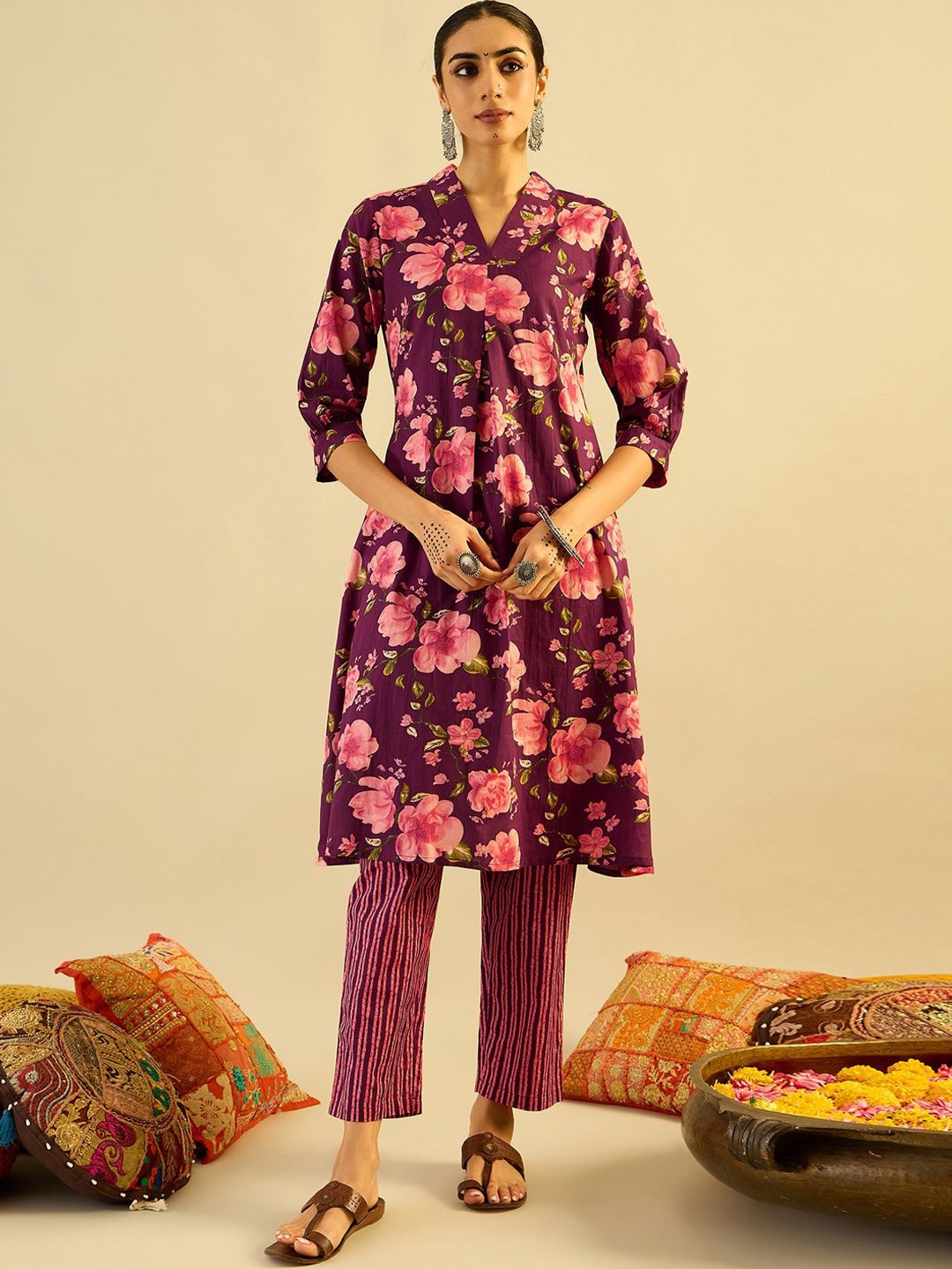 

Indo Era Floral Printed Pure Cotton Kurta With Trousers, Burgundy