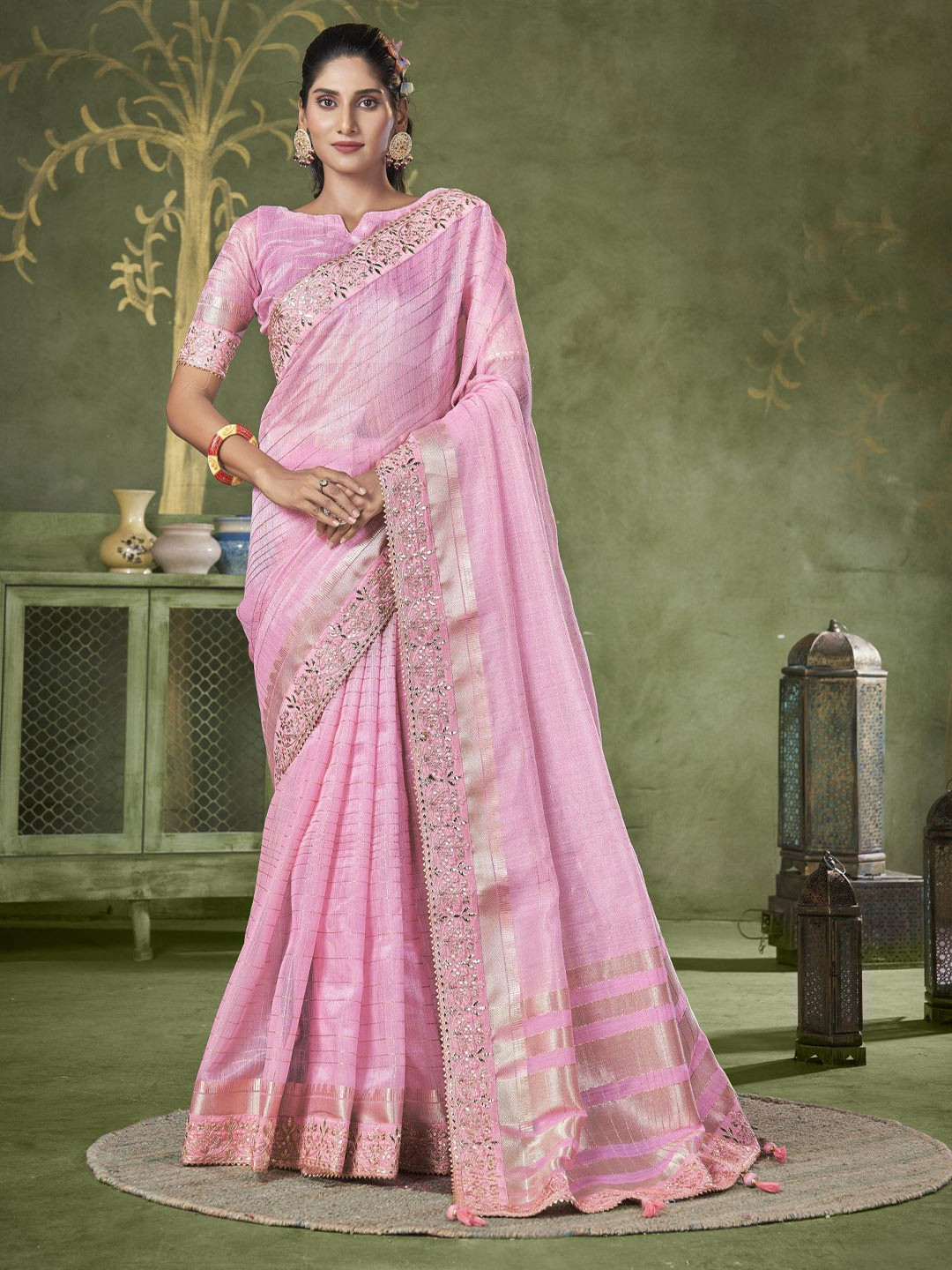 

Panzora Floral Embroidered Saree, Pink