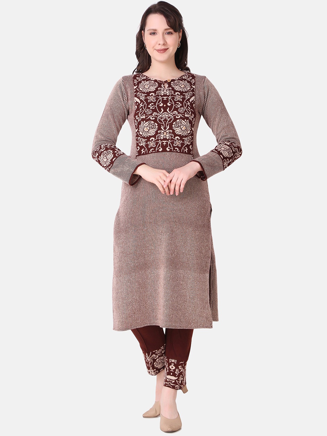 

GFO Floral Printed Keyhole Neck Straight Kurta with Trousers, Brown