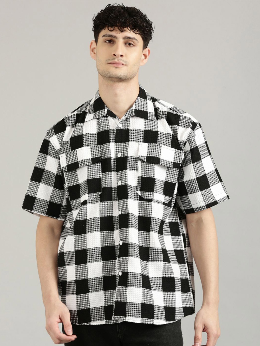 

Joven Men Spread Collar Textured Cotton Oversized Casual Shirt, Black