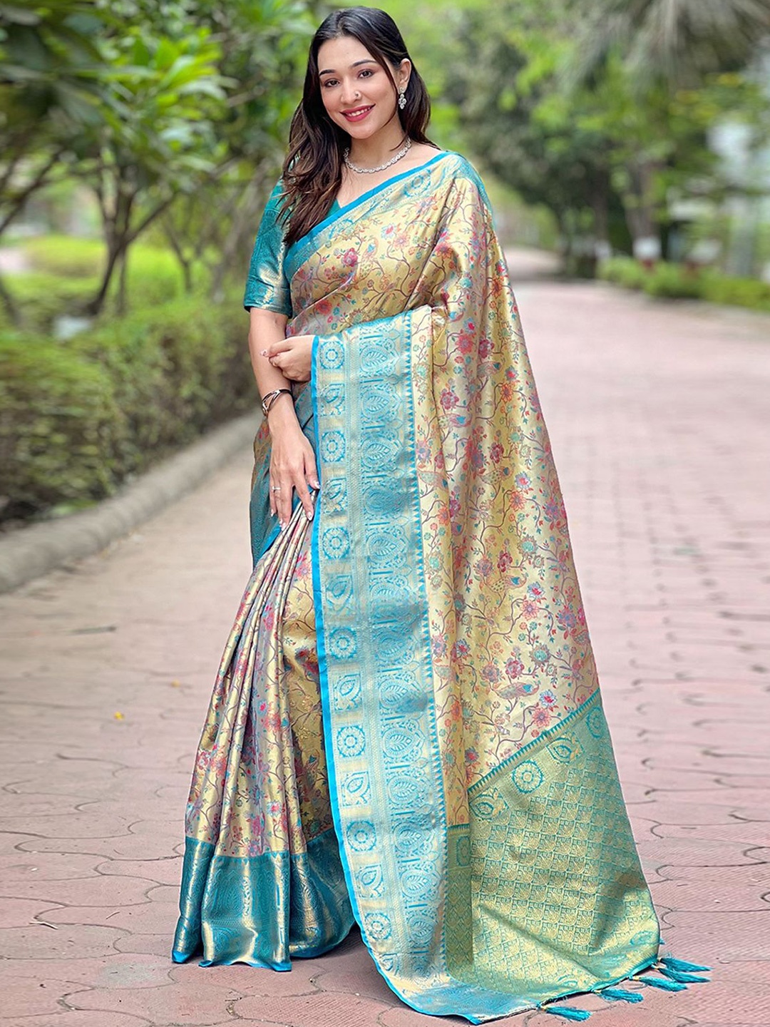 

Panzora Floral Woven Design Zari Dharmavaram Saree, Blue