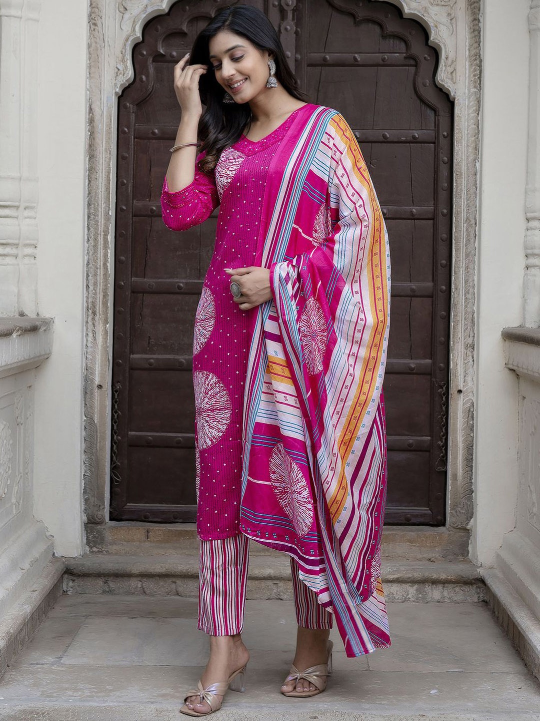 

PPTOSS Geometric Printed Sequinned V-Neck Straight Kurta With Trouser & Dupatta, Pink