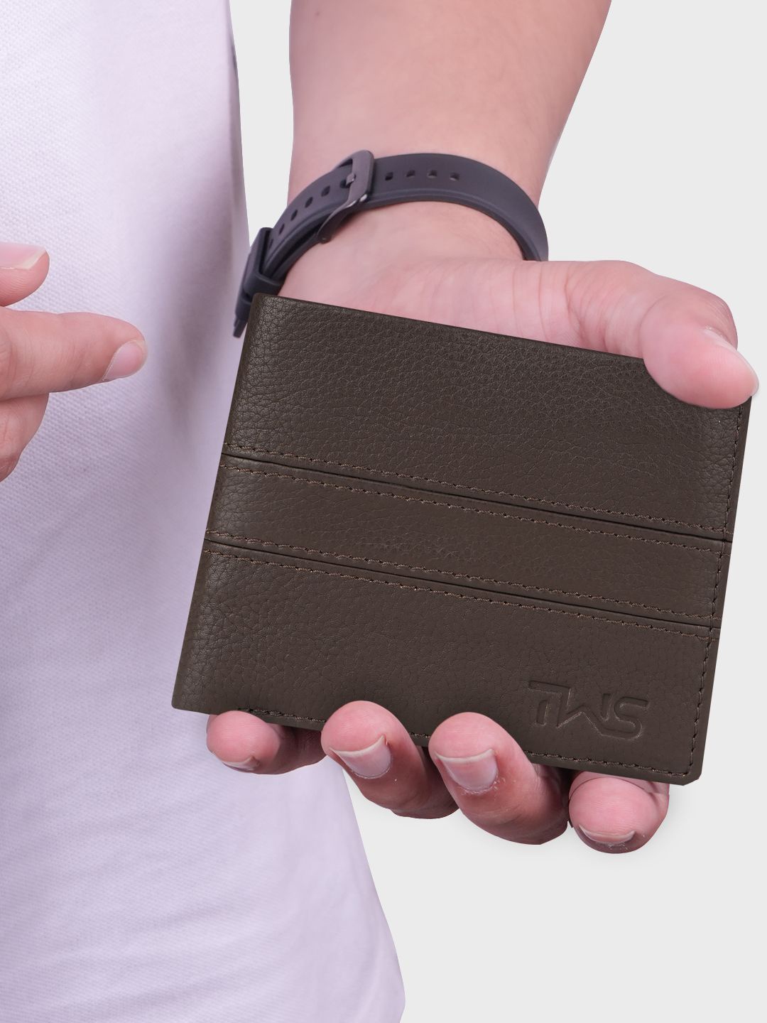 

The Wallet Store Men Linear Fusion Genuine Leather Two Fold Wallet, Brown