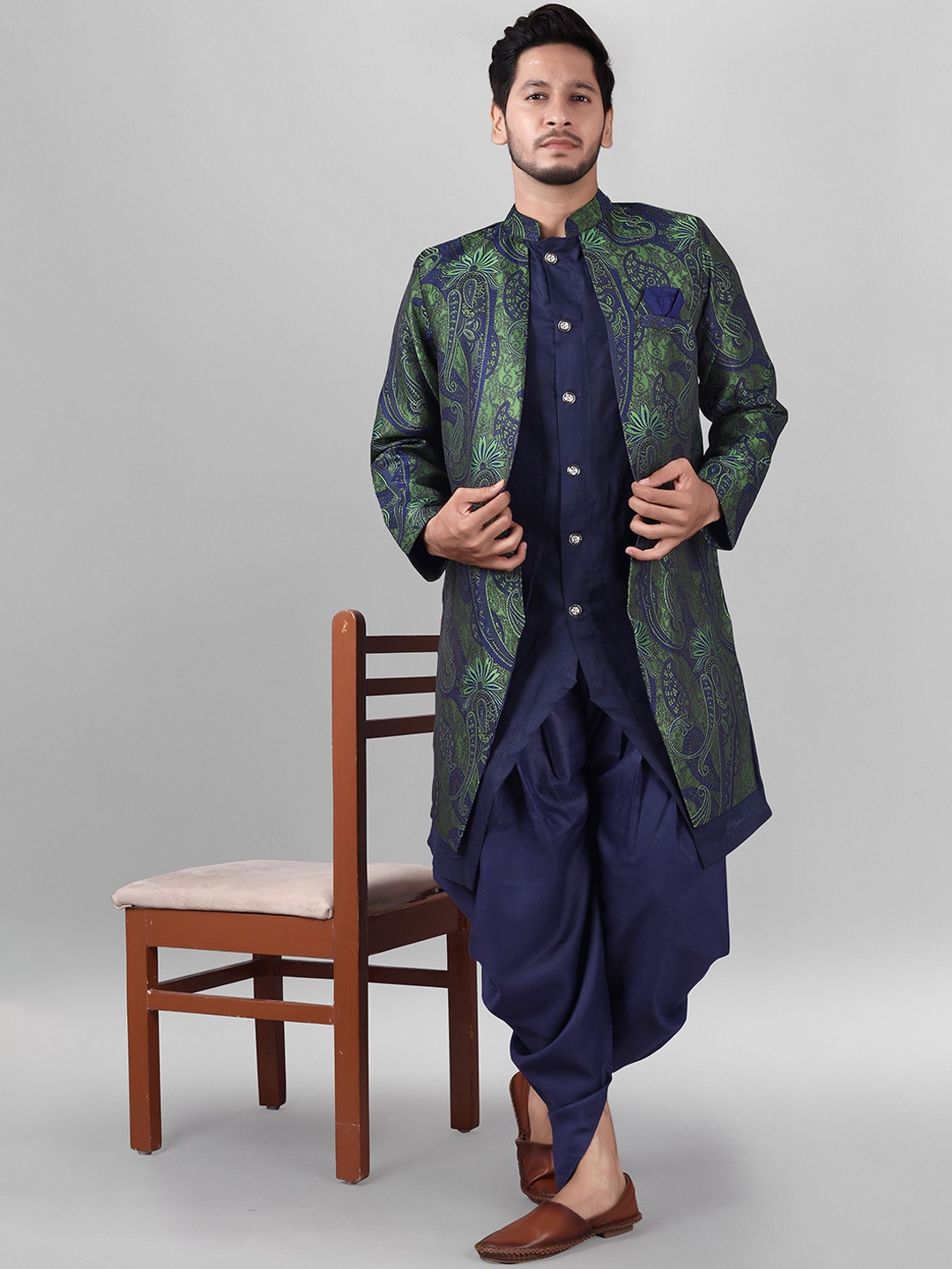 

Xepon Ethnic Motifs Woven Design Mandarin Collar Indo Western Kurta with Dhoti Pants, Navy blue