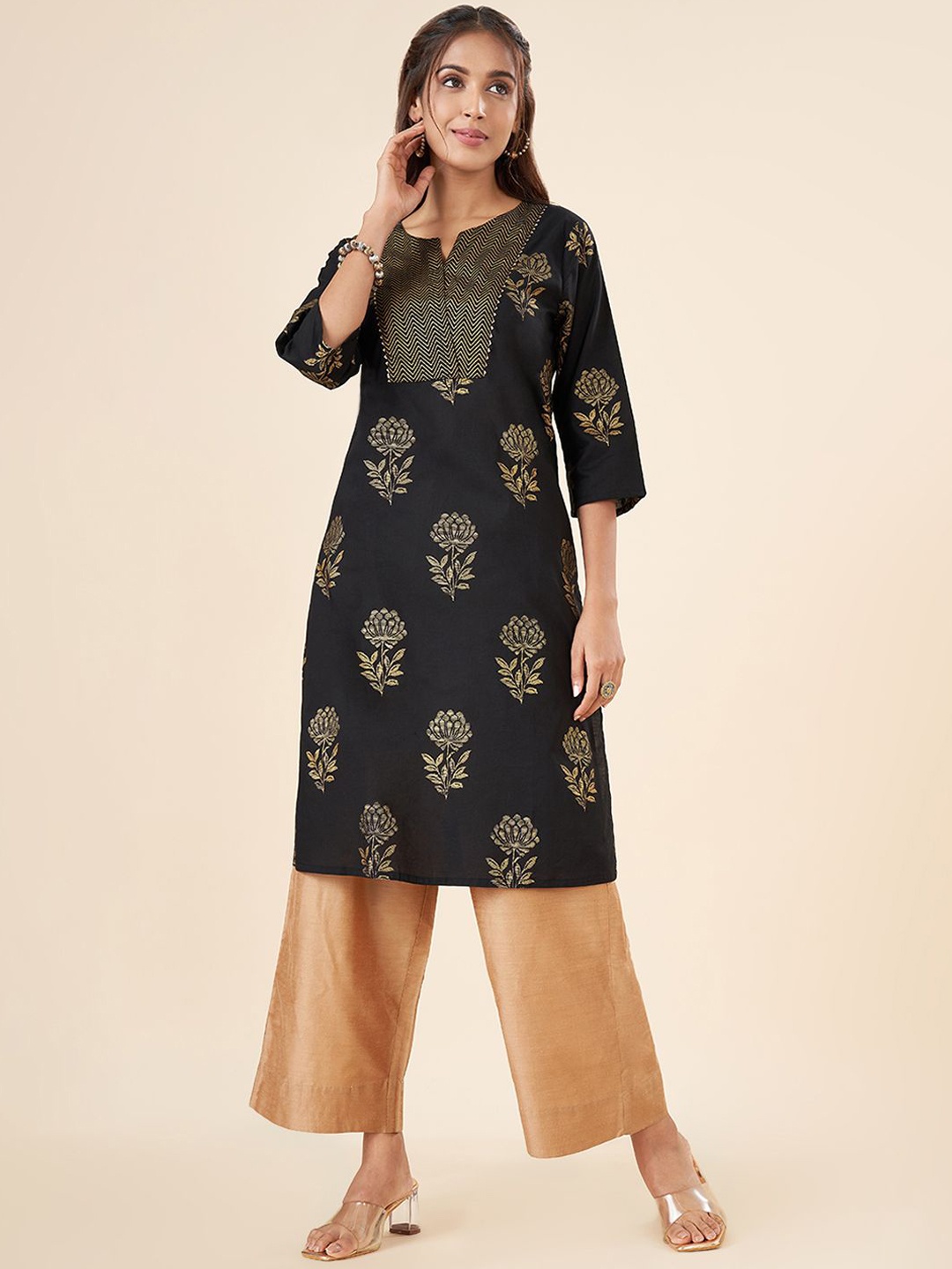 

RANGMANCH BY PANTALOONS Floral Printed Gotta Patti Pure Cotton Straight Kurta, Charcoal