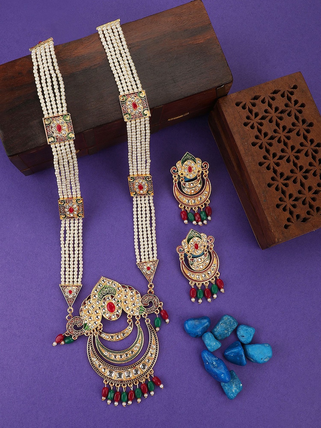 

ANIKAS CREATION Gold-Plated Kundan-Studded & Beaded Necklace & Earrings