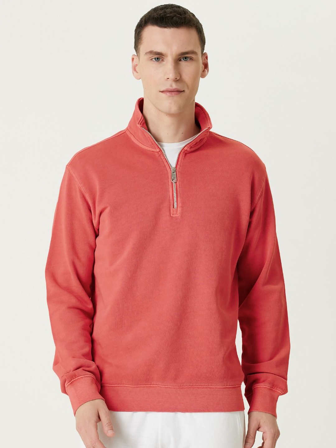 

MISCHIEF MONKEY Men High Neck Pullover Sweatshirt, Red