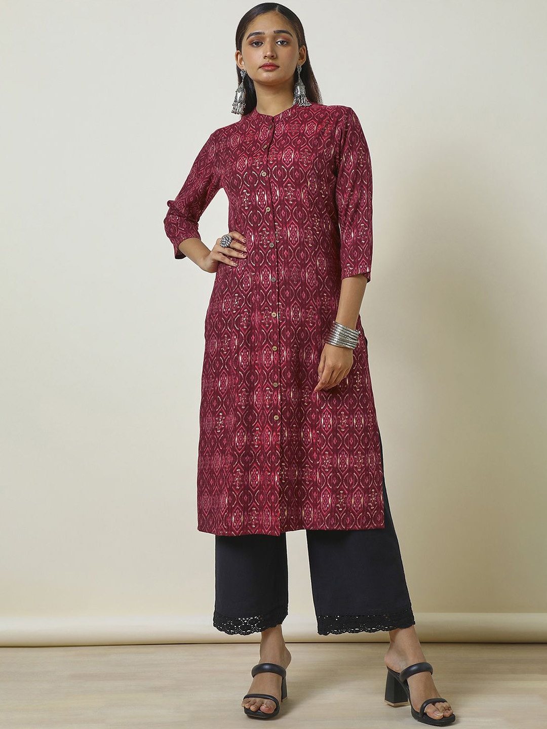 

Soch Ethnic Motifs Printed Round Neck Straight Kurta, Maroon