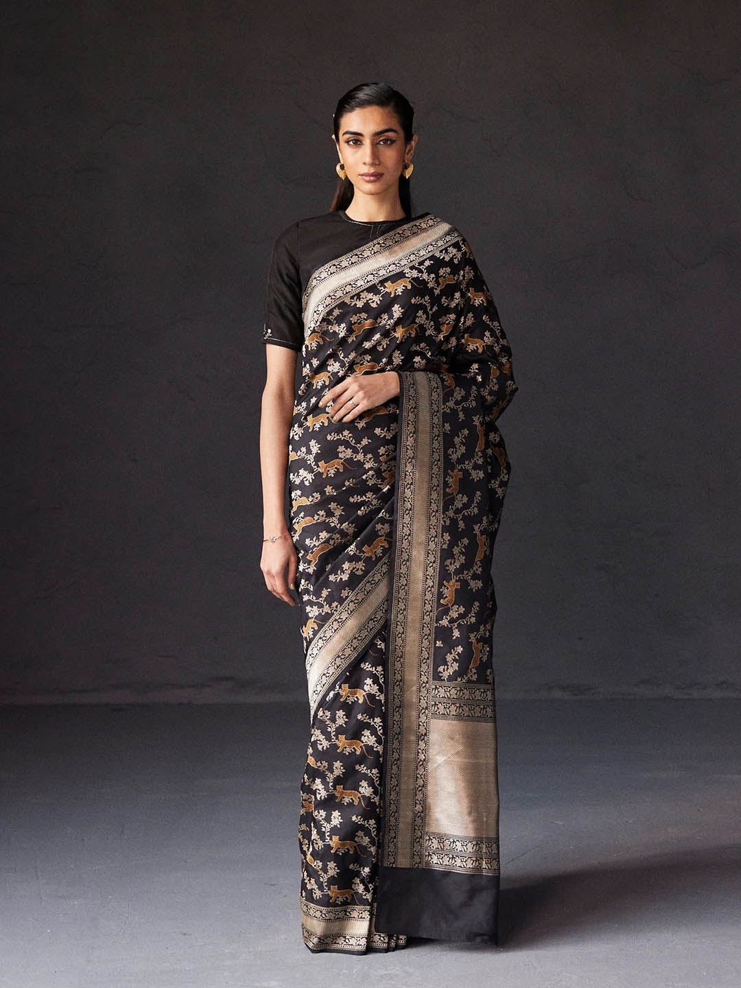 

Kriyansh Ethnic Motifs Printed Woven Design Zari Kanjeevaram Saree, Black