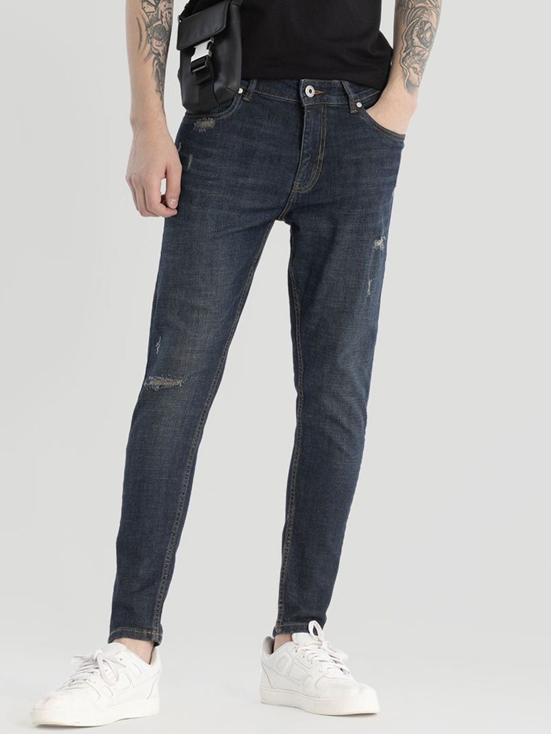 

Snitch Men Narrow Skinny Fit Low Distress Light Fade Stretchable Jeans, Navy blue