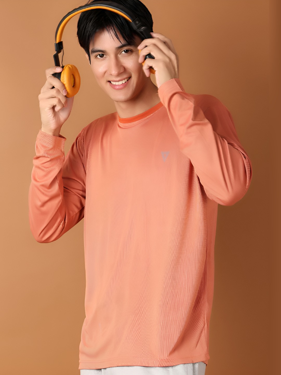 

V-Mart Men Solid Round Neck Cotton T-shirt, Rust