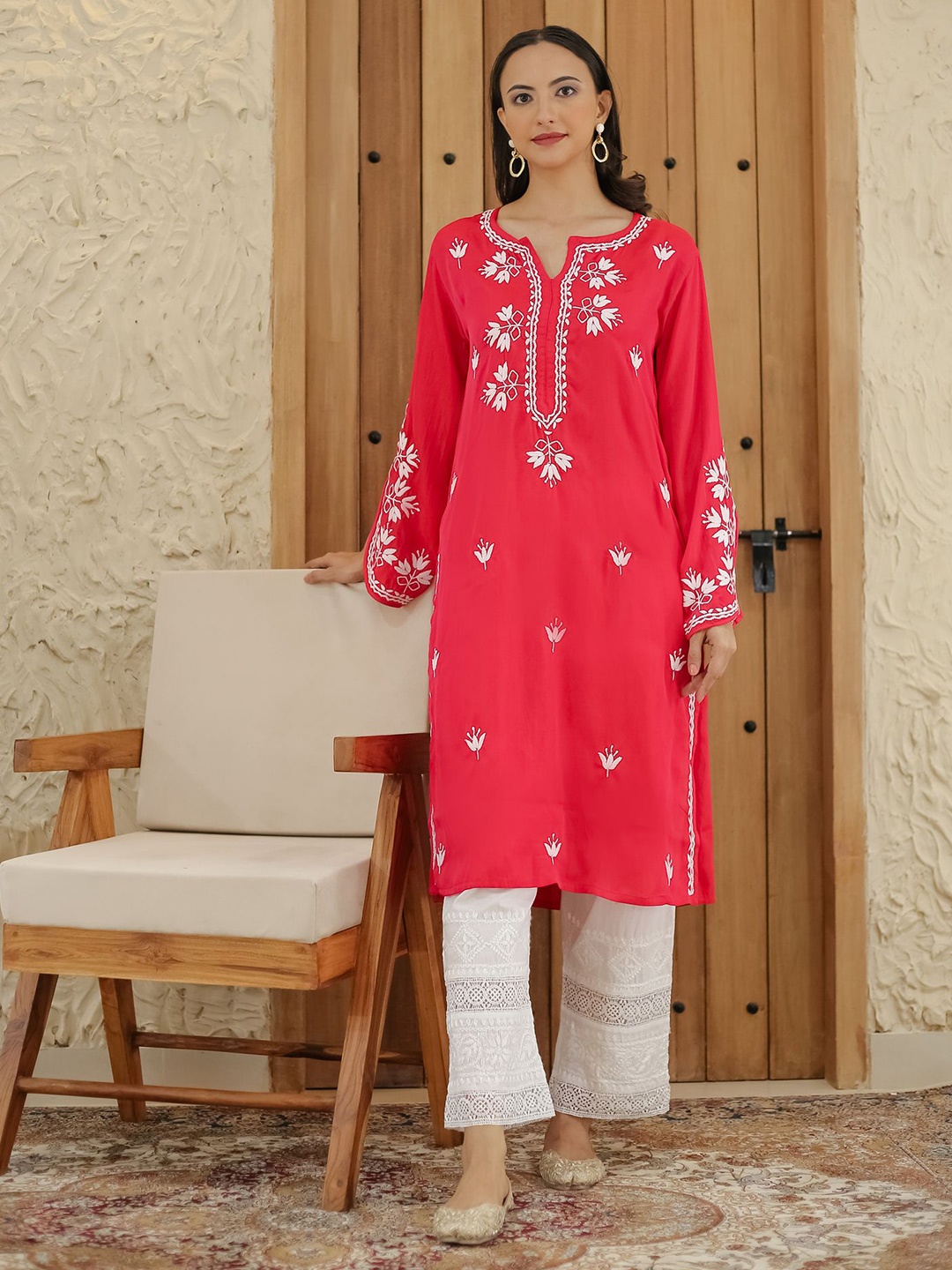 

HOUSE OF KARI Floral Embroidered Chikankari Flared Sleeves Straight Kurta, Red