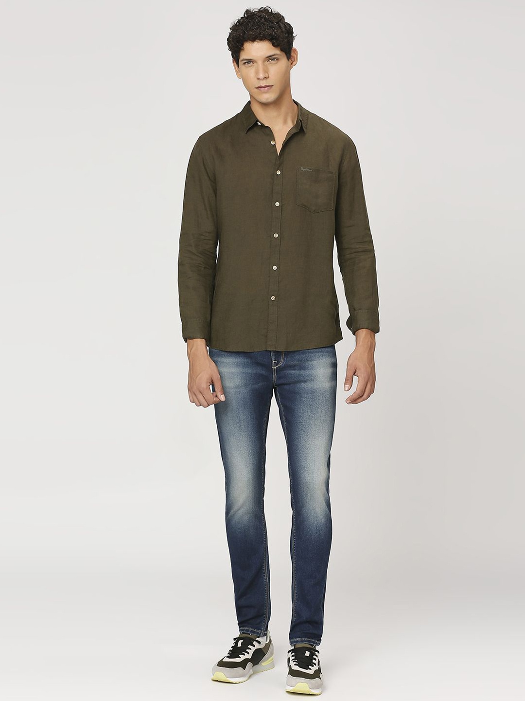 

Pepe Jeans Men Spread Collar Solid Linen Casual Shirt, Green