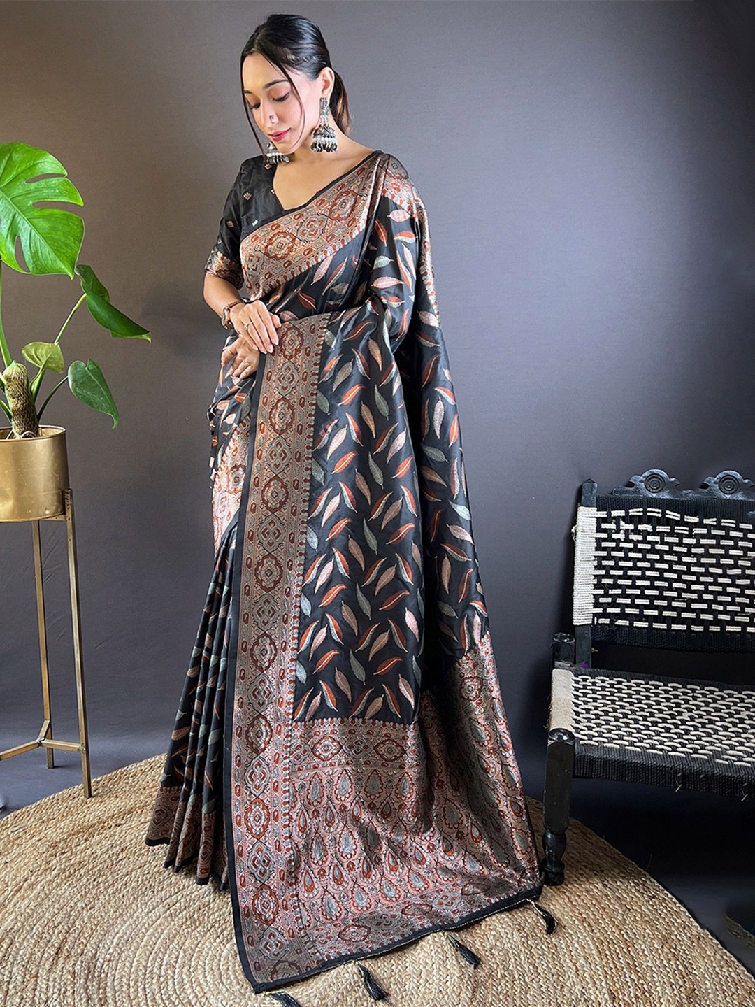 

Mitera Woven Design Zari Silk Blend Banarasi Saree, Black