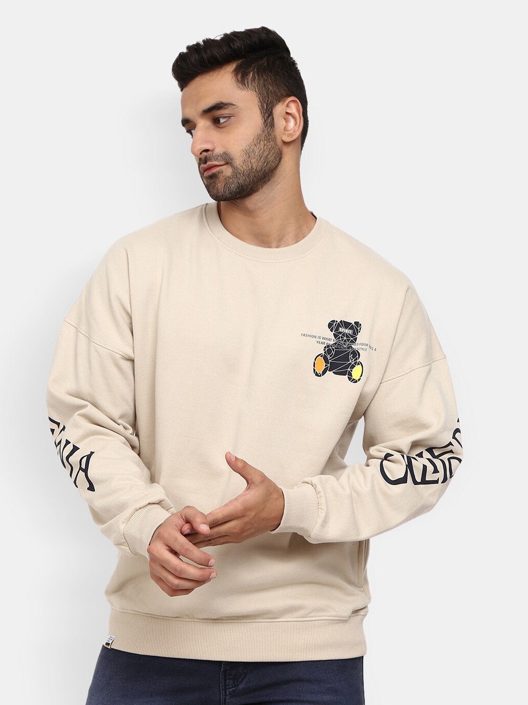 

V-Mart Men Beige Printed Sweatshirt