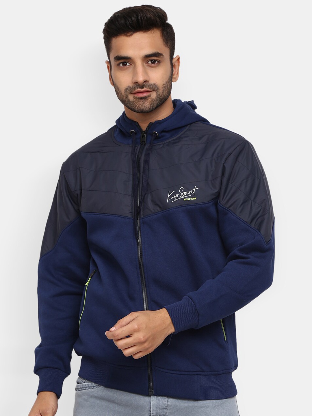 

V-Mart Men Blue Printed Sweatshirt