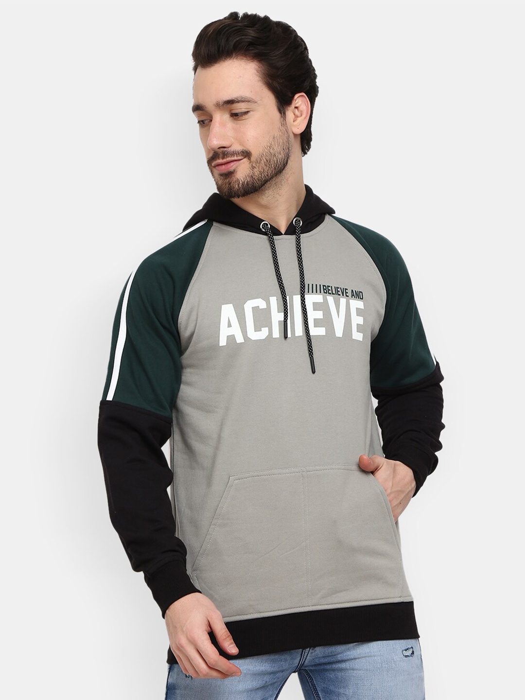 

V-Mart Men Grey Printed Sweatshirt