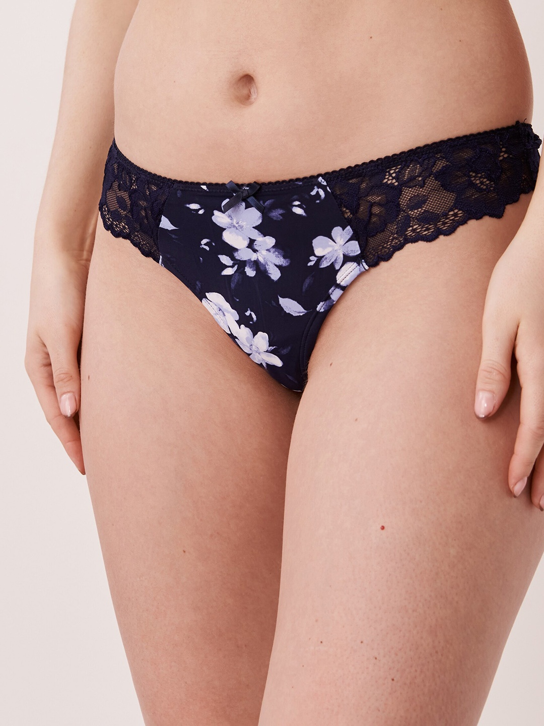 

La Vie en Rose Women Blue Printed Thong Briefs