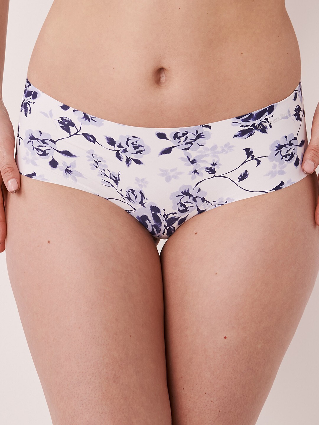 

La Vie en Rose Women White Printed Hipster Brief