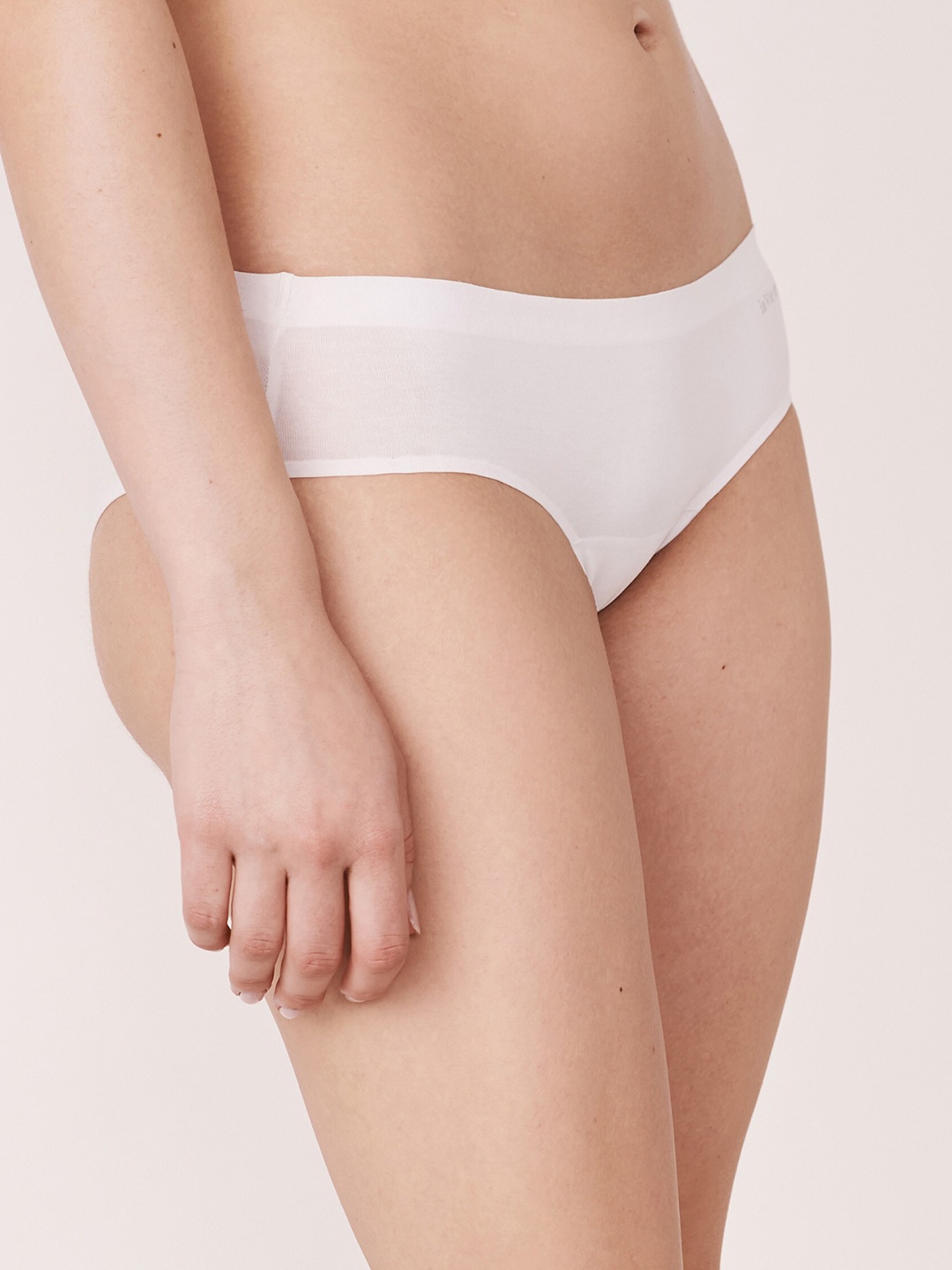 

La Vie en Rose Women White Solid Bikini Briefs