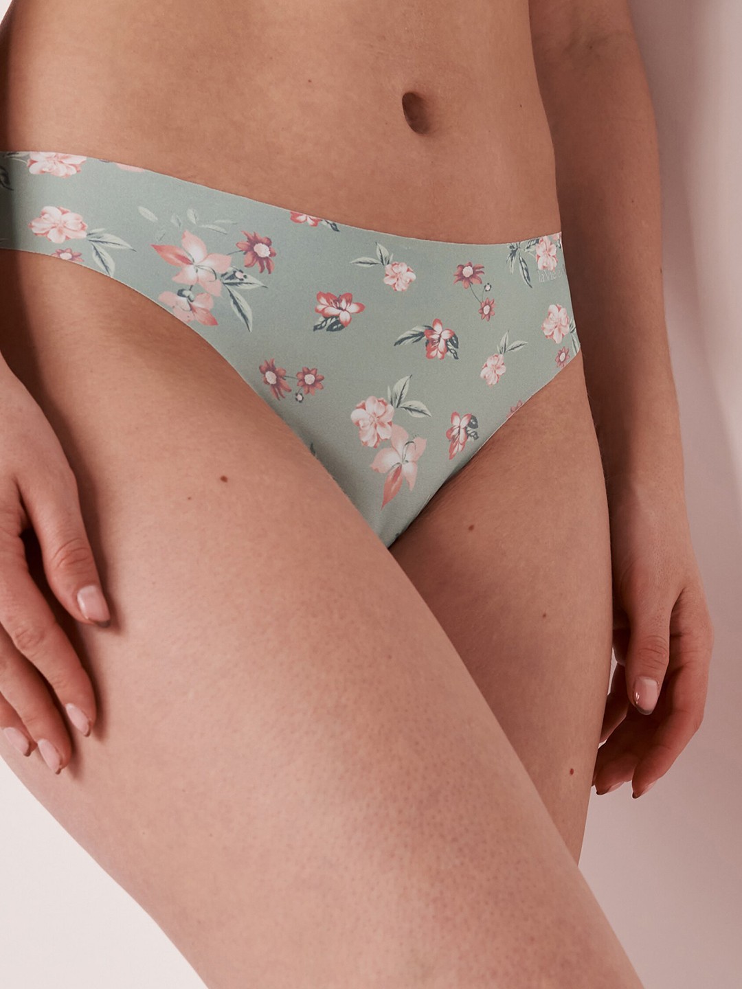 

La Vie en Rose Women Sea Green Printed Anti-Microbial Cotton Thong Briefs