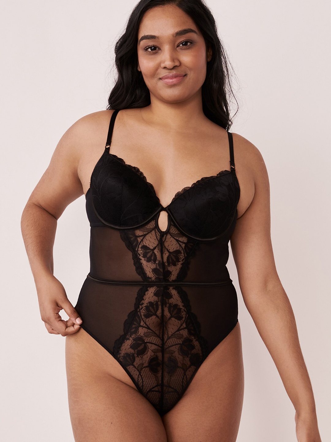 

La Vie en Rose Black Solid Lace Bodysuit