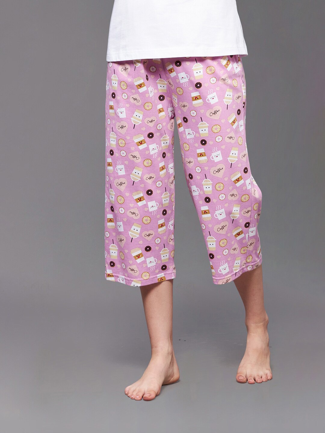 

Miss Chase Women Pink & White Printed Capris