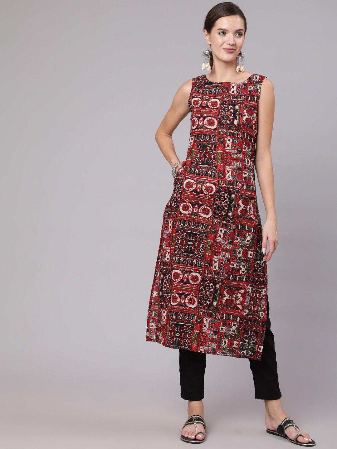 

Nayo Women Multicoloured Printed Keyhole Neck Mirror Work Kurta, Multi