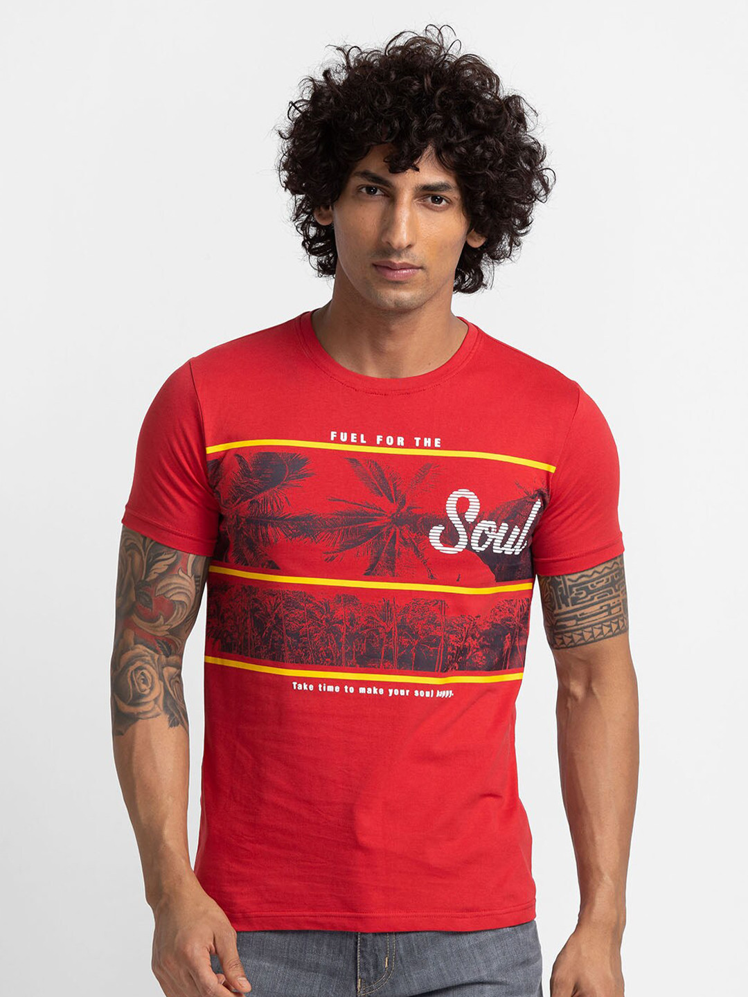 

Globus Men Red Typography Printed Tropical Applique T-shirt