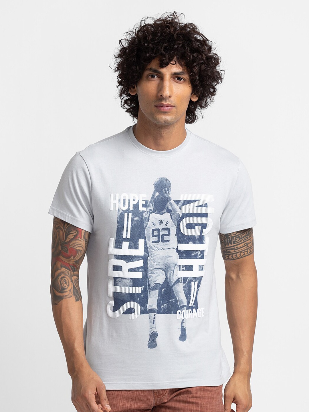 

Globus Men Grey Typography Printed Raw Edge T-shirt