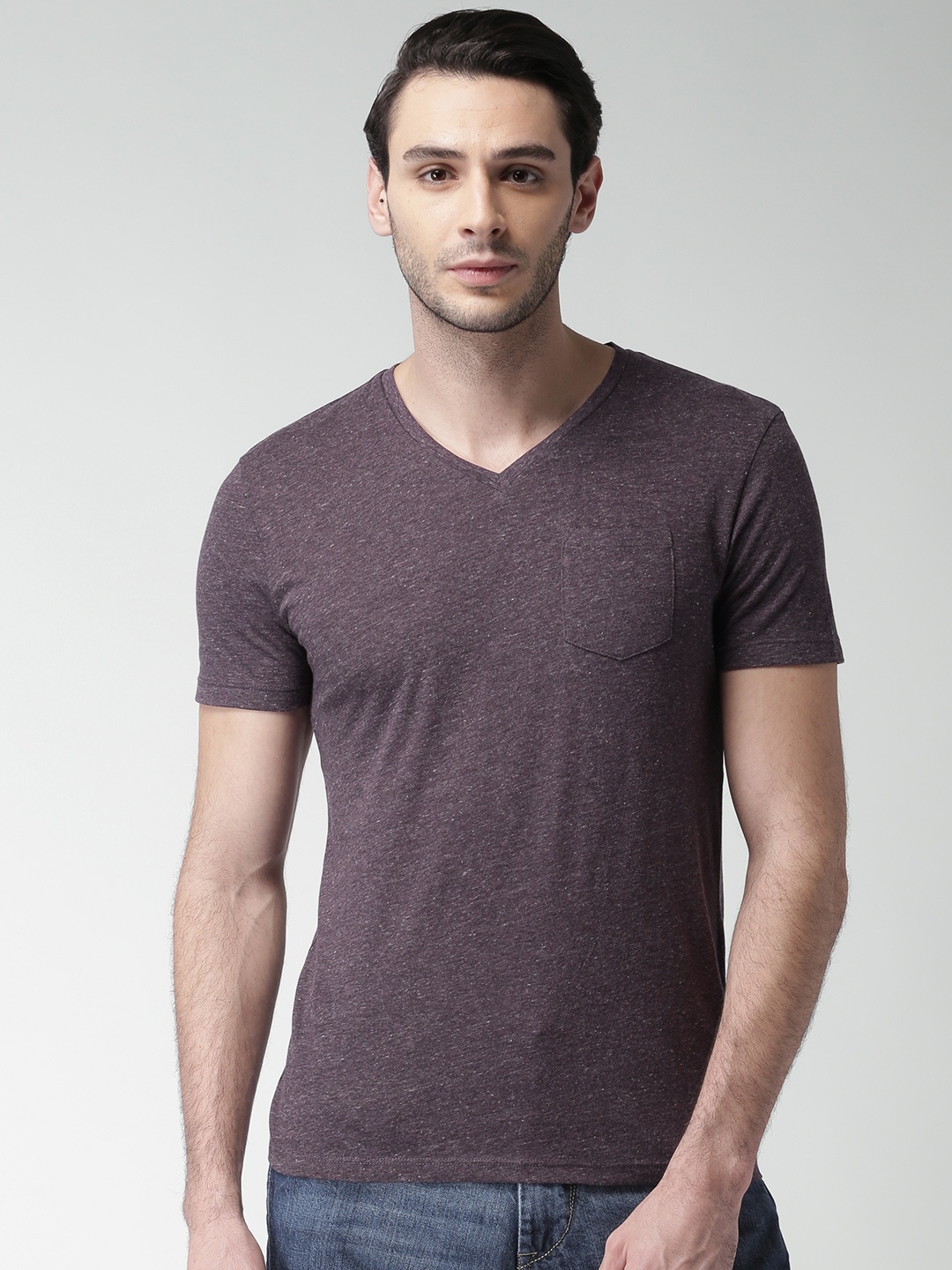 

Celio Men Mauve Solid V-Neck T-Shirt
