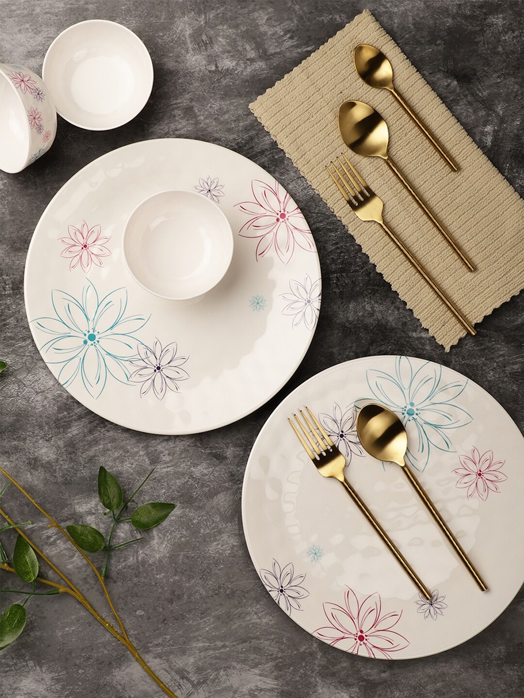 

Servewell White & Red Pieces Floral Printed Melamine Glossy Bowls