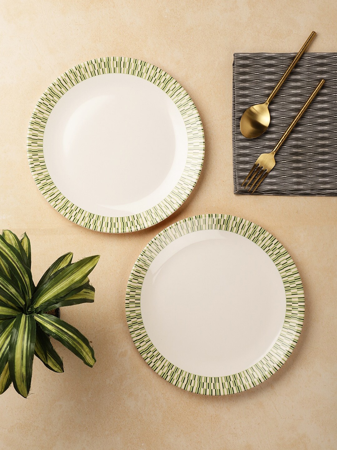 

Servewell White & Green 6 Pieces Geometric Printed Melamine Glossy Plates