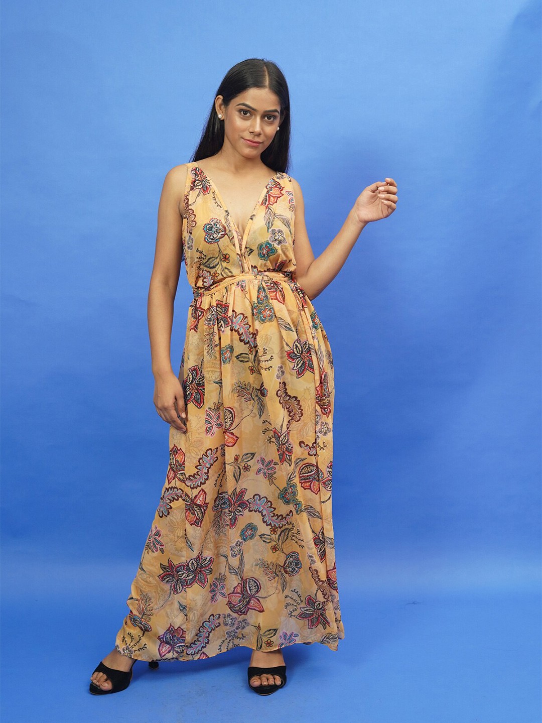 

Rajoria Instyle Multicoloured Floral Georgette Ethnic Maxi Dress, Multi