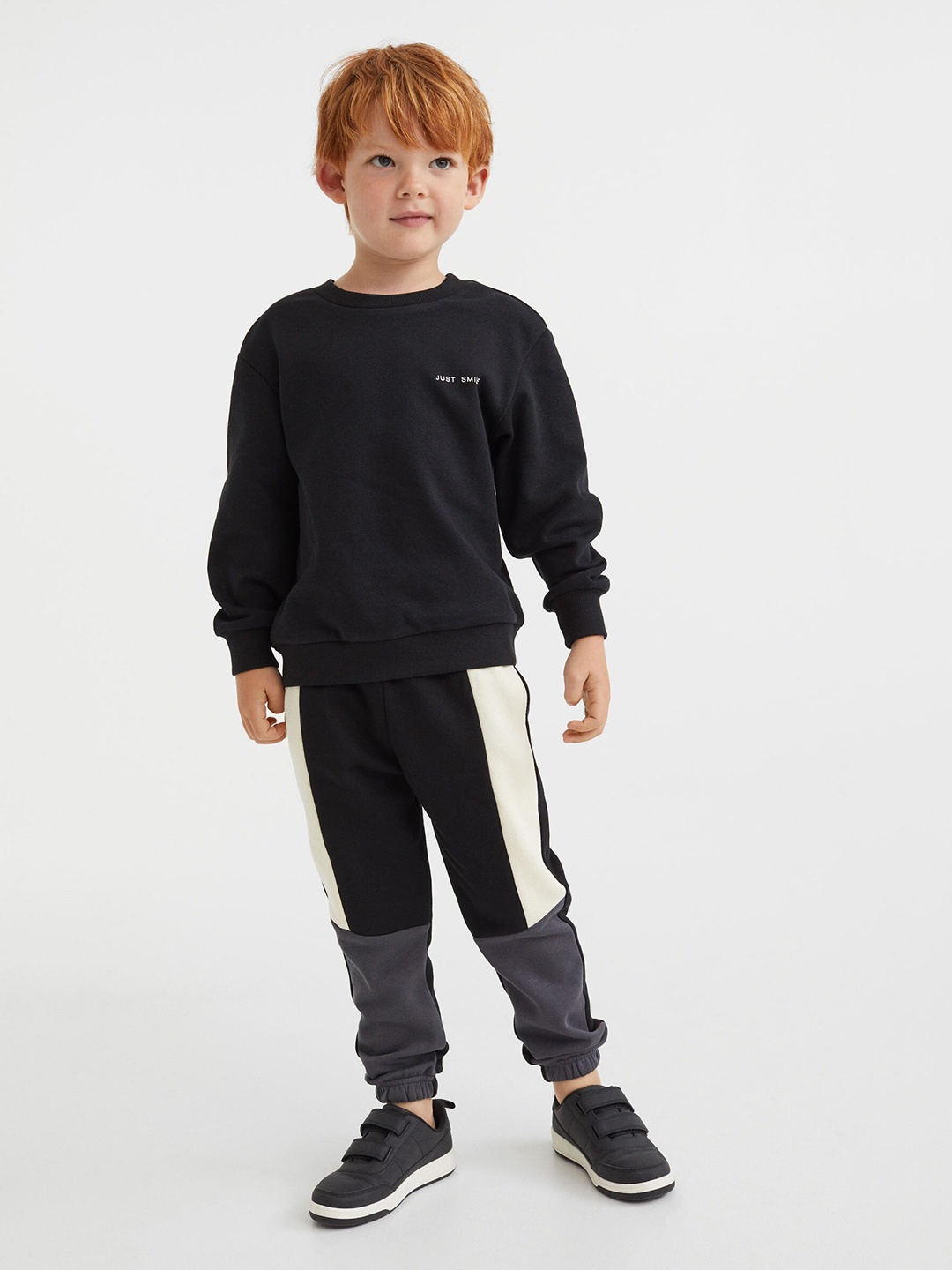 

H&M Boys Black & White Solid Pure Cotton Top & Joggers Set